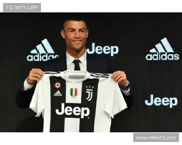 圆梦时刻索博赛后终于如愿获得偶像C罗的球衣之前换球衣时遗憾未能成功